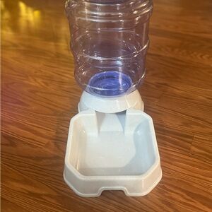 Automatic Pet Water Dispenser with White Base